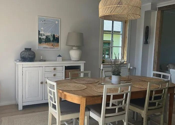 Villa Cozy Big In Hanko